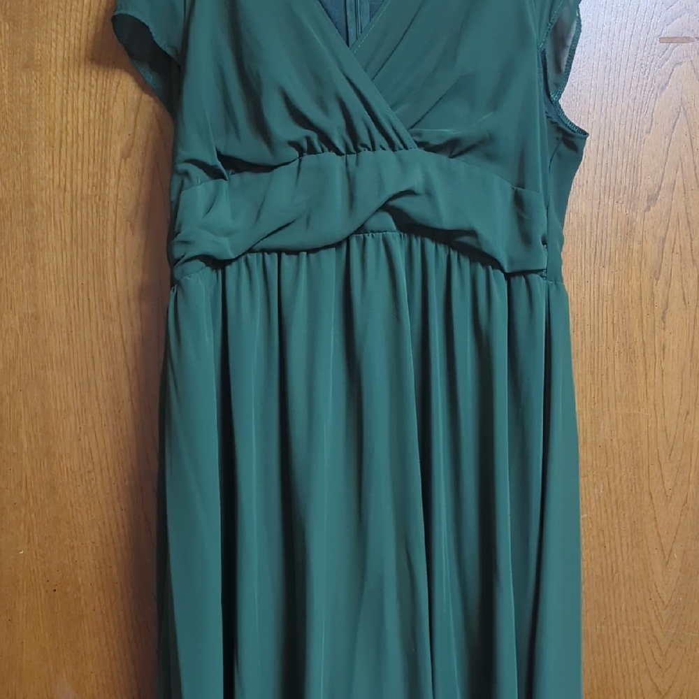 Elegant Green Women's Dress